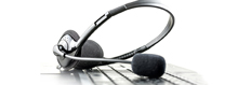 Headset auf Tastatur