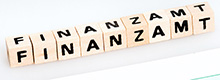 "Finanzamt" aus Spielsteinen