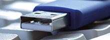 USB Flash Drive auf Tastatur
