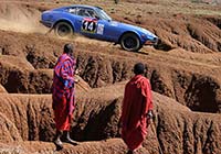 Eine Rallye in einer beeindruckenden Landschaft in Afrika