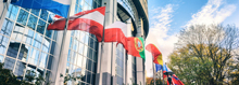 Länderflaggen vor EU-Parlamentsgebäude